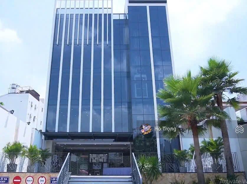 Cho thuê building mt trường sơn phường 2 tân bình 13x33m, xd 13x25m 1h1t10l.  0938 414 *** trọng