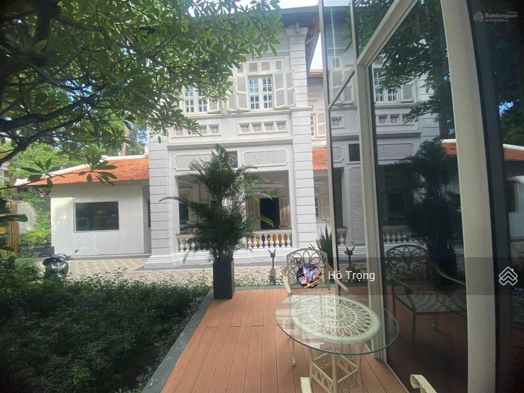 Cho thuê biệt thự 1300m² 30x40m 2mt 86 võ văn tần p. xuân hòa quận 3 cũ  450tr   0938 414 ***