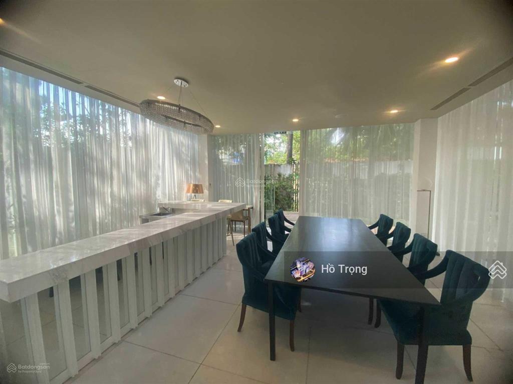 Cho thuê biệt thự 1300m² 30x40m 2mt 86 võ văn tần p. xuân hòa quận 3 cũ  450tr   0938 414 ***