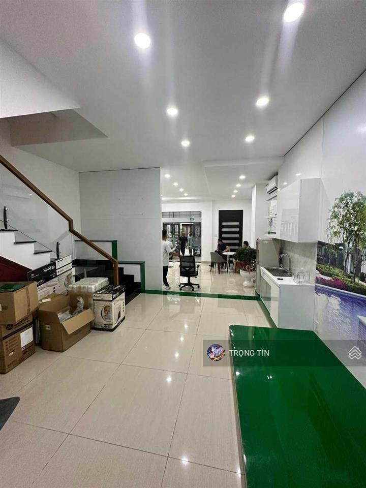 Cho thuê nhà phố liền kề 5,5x16m 1trệt 3lầu giá 70tr hà đô centrosa 118200 đường 3/2 p12 q10