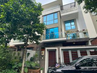 Cho thuê nhà phố liền kề 5,5x16m 1trệt 3lầu giá 70tr hà đô centrosa 118200 đường 3/2 p12 q10