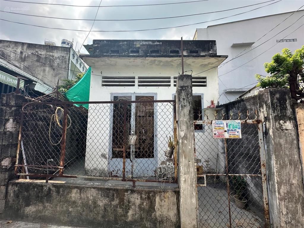 Nhà cấp 4. hẻm ba gác. gần đại học ngân hàng. hoàng diệu 2. linh trung. nhà cũ. giá tốt