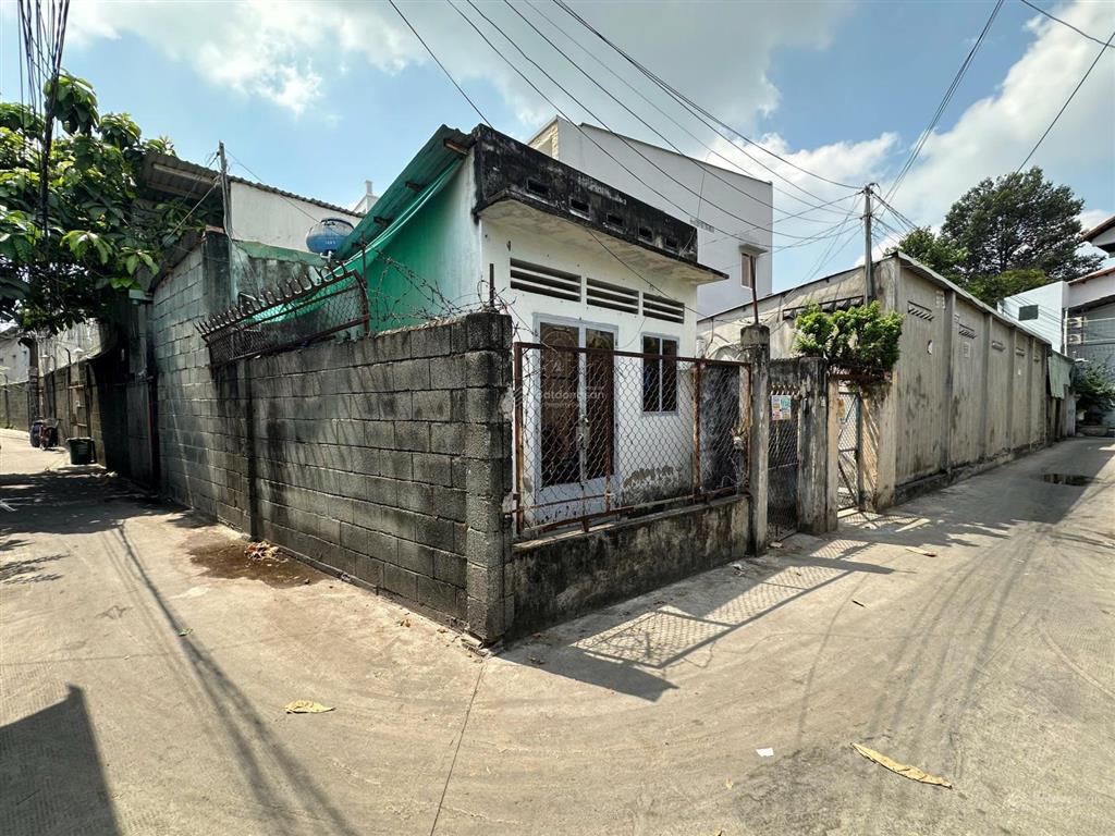 Nhà cấp 4. hẻm ba gác. gần đại học ngân hàng. hoàng diệu 2. linh trung. nhà cũ. giá tốt