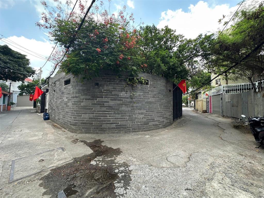 Nhà cấp 4. hẻm ba gác. gần đại học ngân hàng. hoàng diệu 2. linh trung. nhà cũ. giá tốt