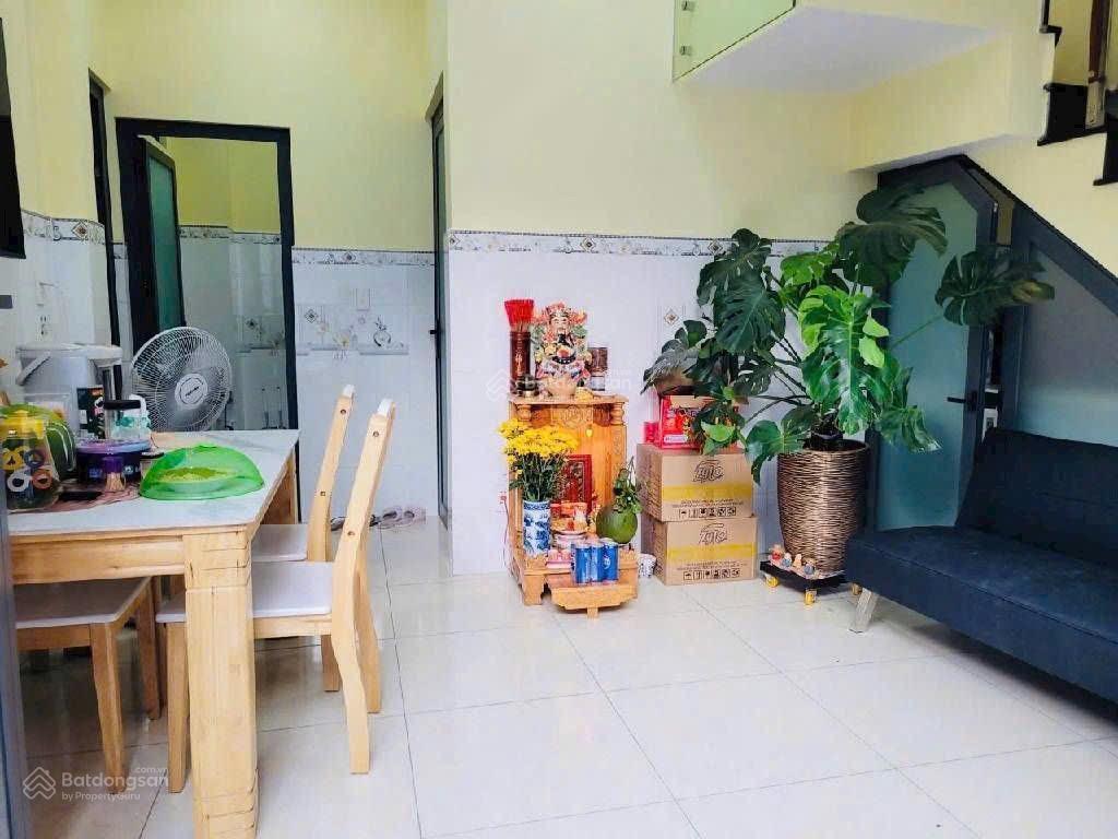 Nhà 3 tầng. hẻm xe tải. cạnh chợ đầu mối thủ đức. cầu vượt gò dưa. tỉnh lộ 43 tam bình phường