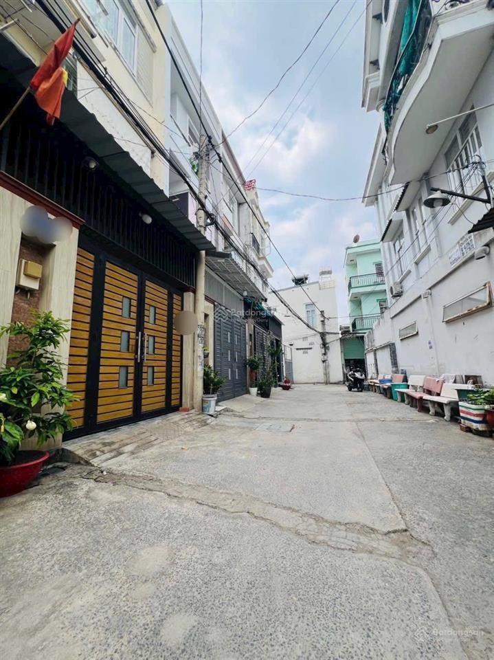 Nhà 3 tầng. khu phân lô đẹp. đường hiệp bình. gần chợ hiệp bình. phạm văn đồng.