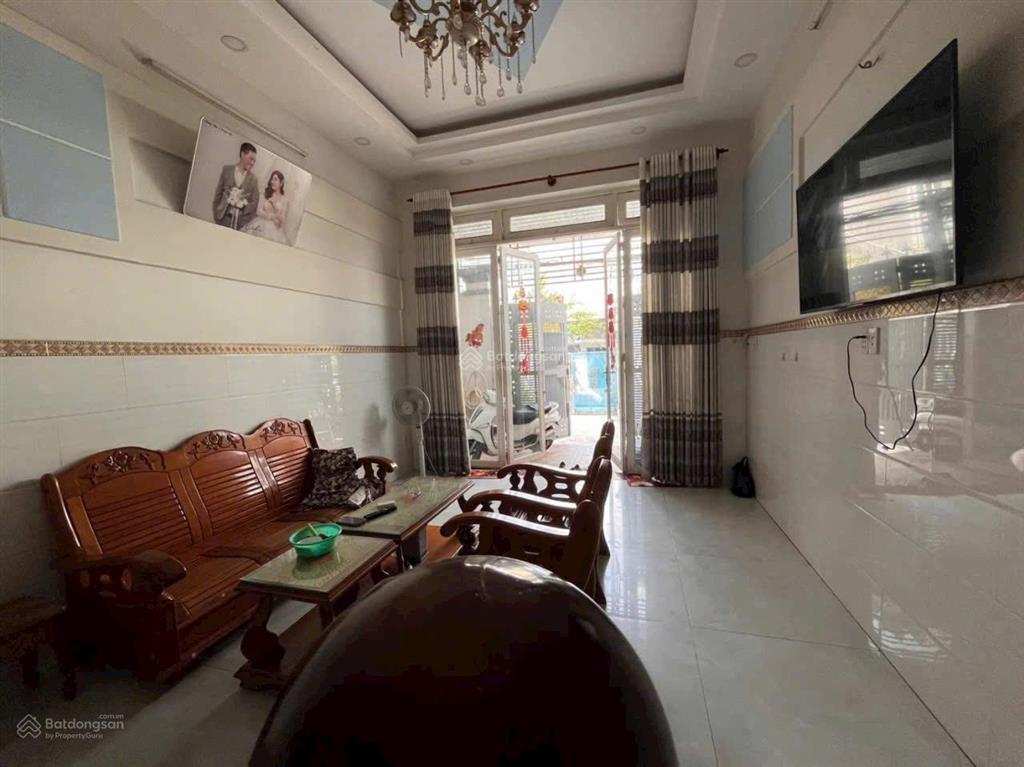 Nhà 3 tầng. khu phân lô đẹp. đường hiệp bình. gần chợ hiệp bình. phạm văn đồng.