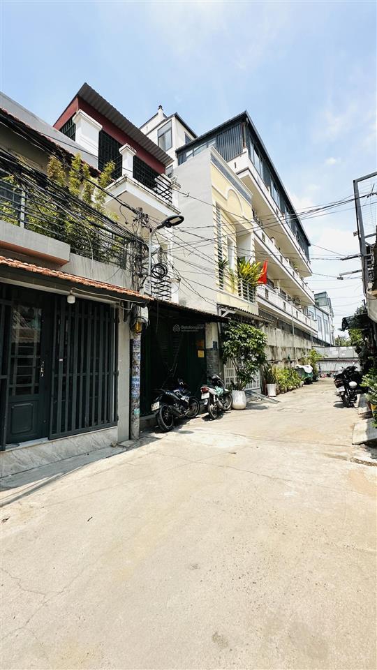 Nhà 3 tầng. hẻm xe tải. hiệp bình. hiệp bình chánh. thủ đức. gần phạm văn đồng. giá hợp lí