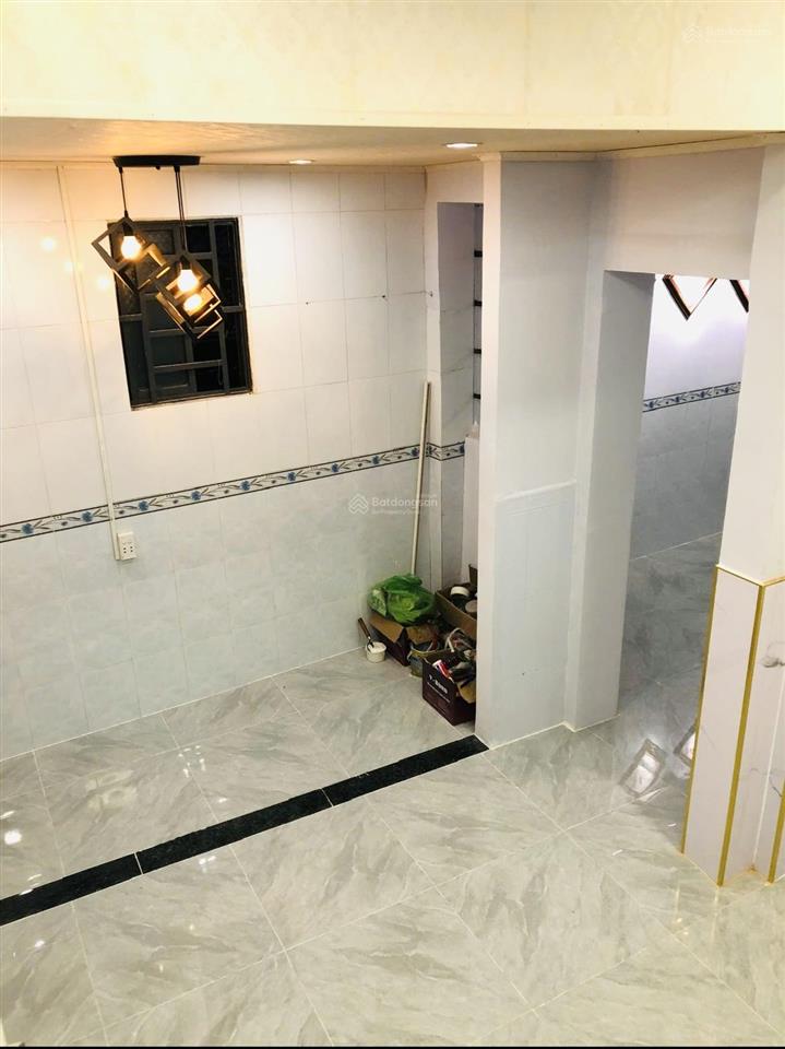 Nhà 3 tầng. hẻm ba gác. kha vạn cân. linh tây. gần đại học cảnh sát. học viện tư pháp. sổ hồng riên