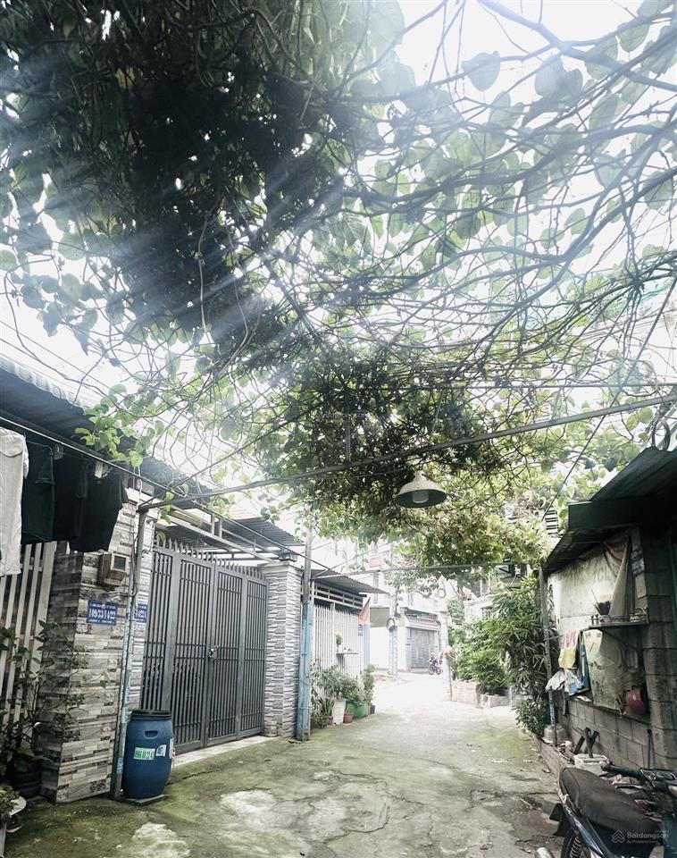 Nhà trệt lửng. hẻm ô tô. đường số 8 linh xuân. gần làng đại học quốc gia. giá tốt. sổ hồng sạch