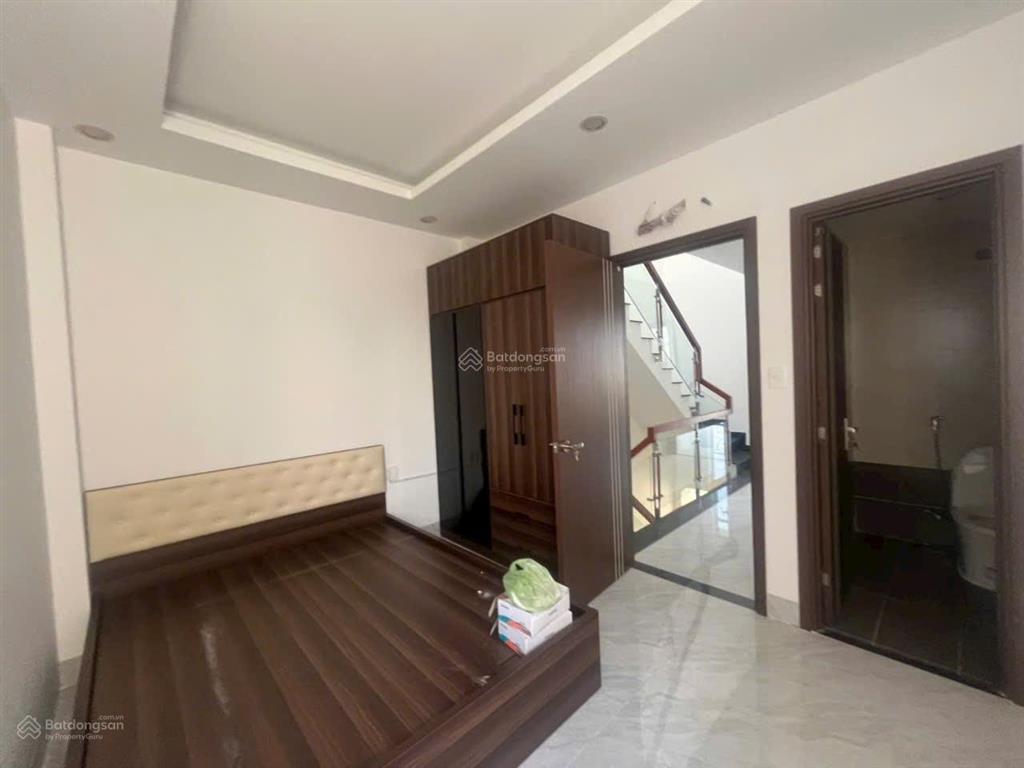 Nhà 4 tầng. hẻm 1 xẹt rộng 9m. gần mặt tiền phạm văn đồng. linh tây. gần chợ thủ đức. cao ráo sạch
