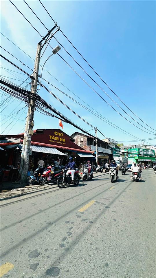 Nhà cấp 4 mặt tiền đường 27 linh đông. trong lồng chợ tam hà. thích hợp kinh doanh buôn bán hàng
