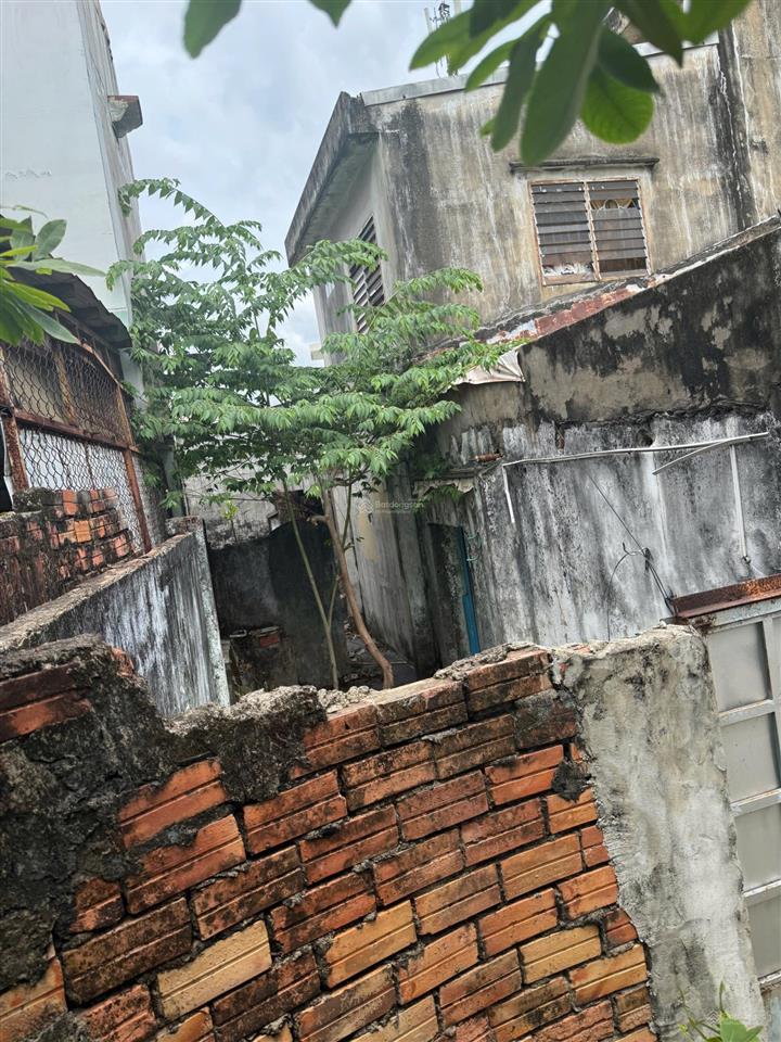 Nhà nát kha vạn cân, linh chiểu. giá tốt. gần chợ thủ đức. sổ hồng riêng. dân cư. ko quy hoạch