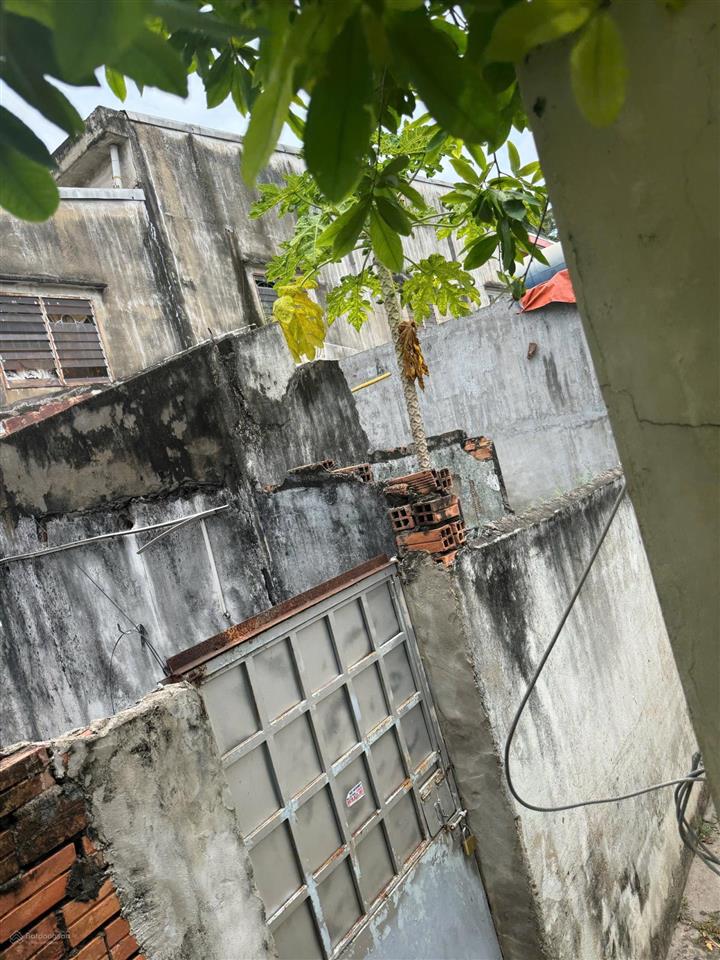 Nhà nát kha vạn cân, linh chiểu. giá tốt. gần chợ thủ đức. sổ hồng riêng. dân cư. ko quy hoạch