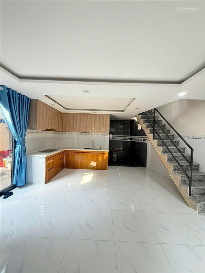 Nhà lầu. hẻm ô tô đường số 8. linh xuân. gần phạm văn đồng. sổ sạch nhà đẹp vào ở ngay