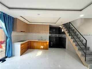 Nhà lầu. hẻm ô tô đường số 8. linh xuân. gần phạm văn đồng. sổ sạch nhà đẹp vào ở ngay