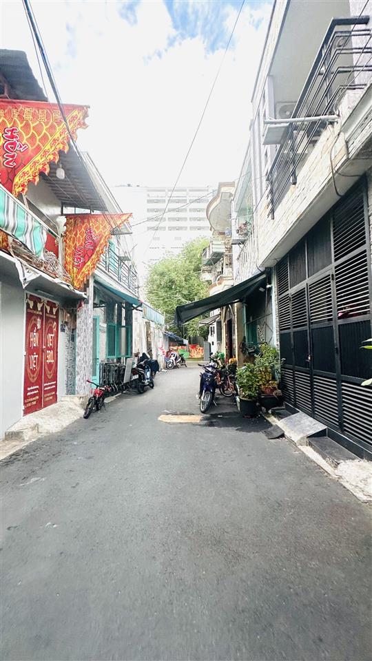 Nhà lầu hẻm ô tô. kha vạn cân. linh tây. ngay đại học cảnh sát. học viện tư pháp. phạm văn đồng