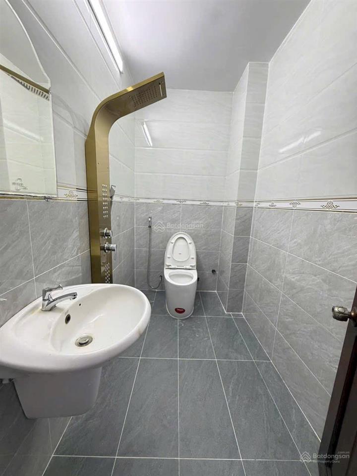 Nhà 5 tầng. 6phòng ngủ. hẻm ô tô. kha vạn cân. linh chiểu gần đại học cảnh sát. học viện tư pháp