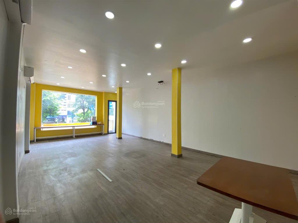 Cho thuê văn phòng tại 105, trường sơn, p. 4, q. tân bình, giá cực chất 9 triệu, 50m².