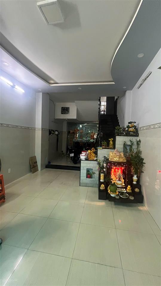 Chính chủ bán nhà mặt tiền khu dân cư yên tĩnh dân trí cao. rẻ hơn 1 tỷ so với xung quanh