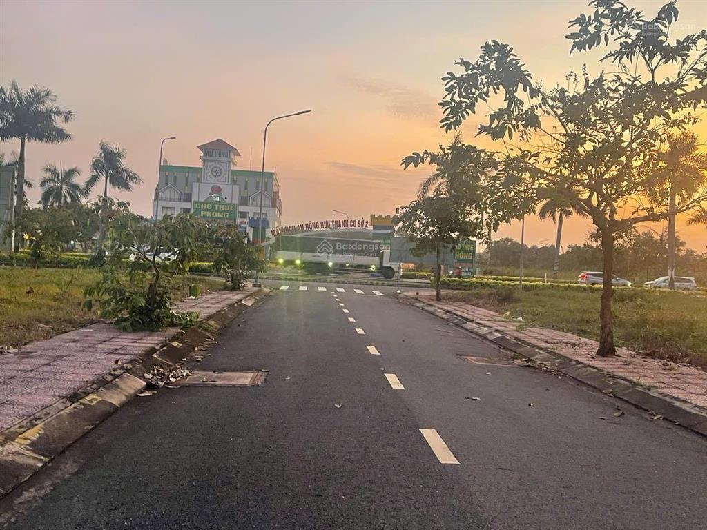 Chính chủ cần tiền bán gấp nền đất kdc rose mall an nông 5, sổ hồng riêng, giá 1.65 tỷ.