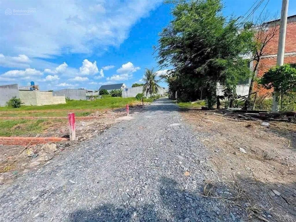 750 triệu sở hữu đất thị trấn đức hòa, gần trường cấp 3 đức hòa, dân đông, thổ cư, sổ hồng