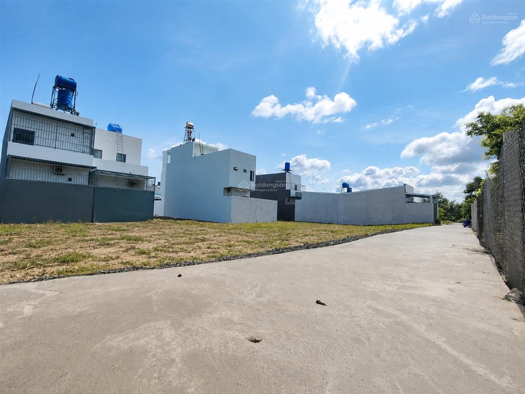 Bán đất bê tông trục đường d7 nguyễn văn dương đhđ 760 triệu nền, dân đông, sổ hồng riêng.