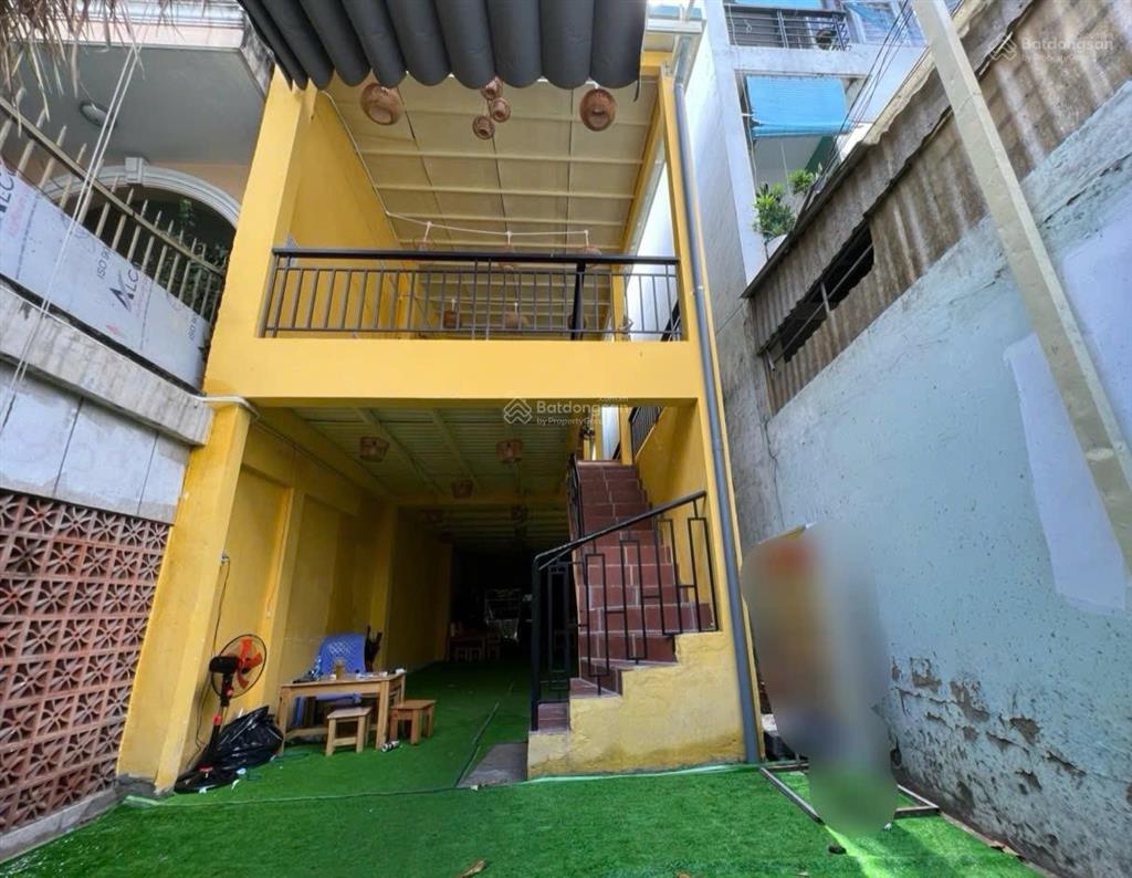 Nhà mặt tiền dt lớn 110m2, 2 lầu, phường hạnh thông, gò vấp, ngay cạnh đh công nghiệp, chỉ 12.5tỷ