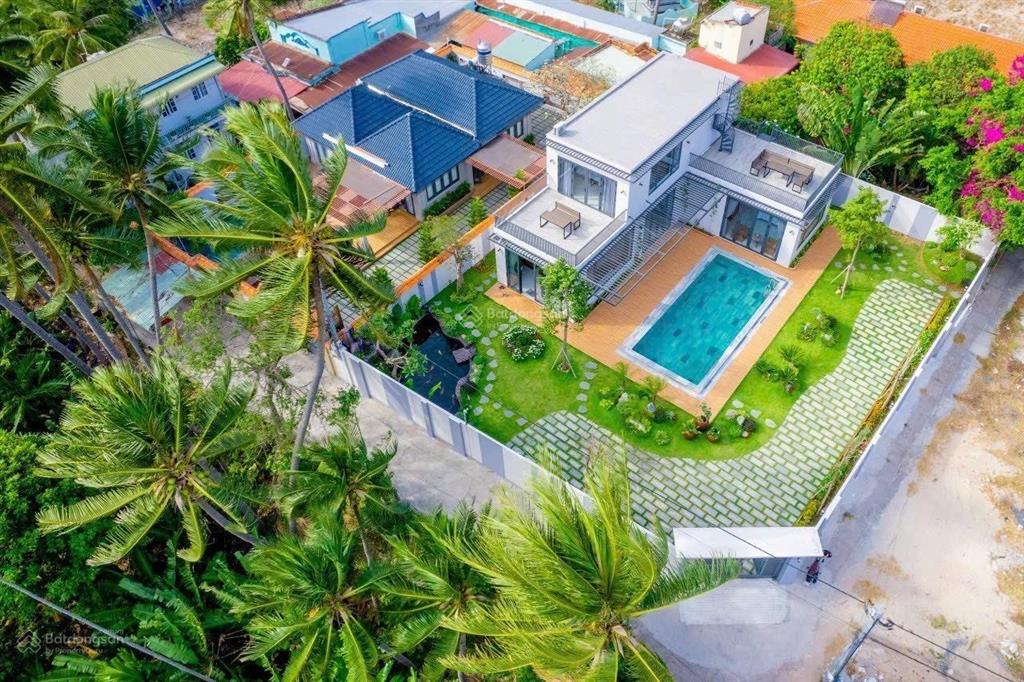 Villa biển hàm tiến dt tới 600m2, ngay trục nguyễn đình chiểu, cách biển 50m, tài sản hiếm có