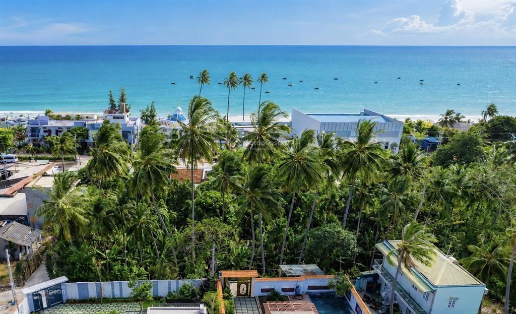 Villa biển hàm tiến dt tới 600m2, ngay trục nguyễn đình chiểu, cách biển 50m, tài sản hiếm có