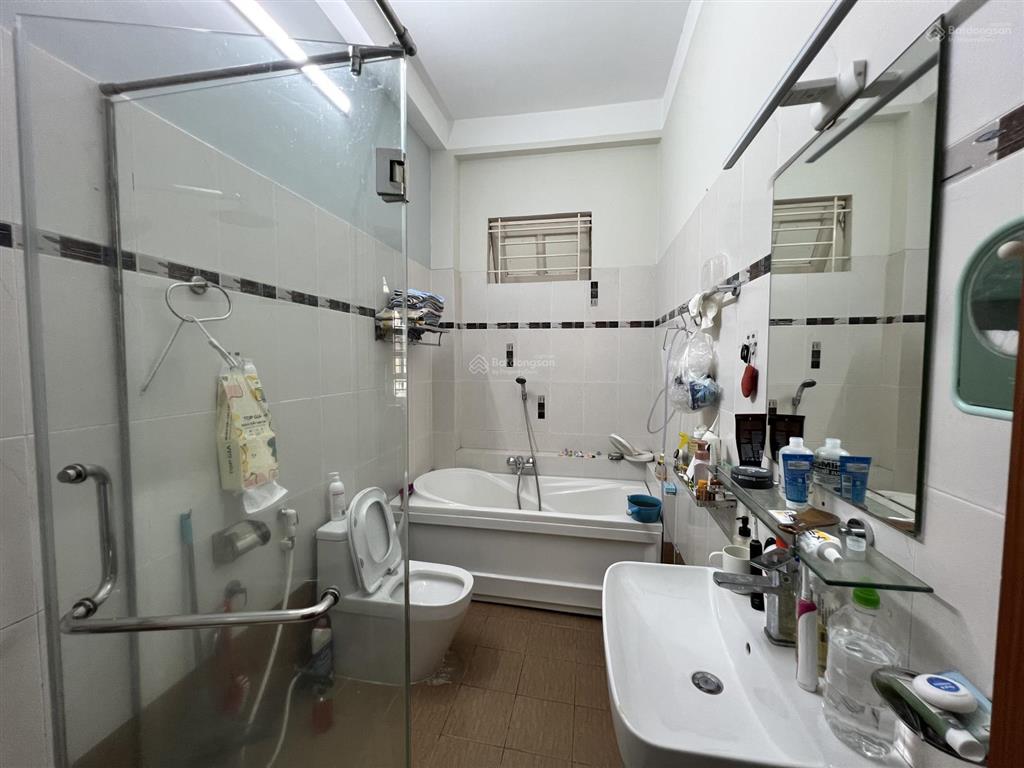 Nhà 3 tầng, 4pn, dt hiếm 120m2, ngang 5m. phường phước long, tp.hcm. nhỉnh 12 tỷ