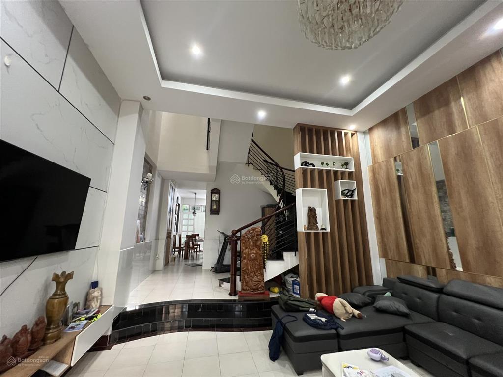 Nhà 3 tầng, 4pn, dt hiếm 120m2, ngang 5m. phường phước long, tp.hcm. nhỉnh 12 tỷ