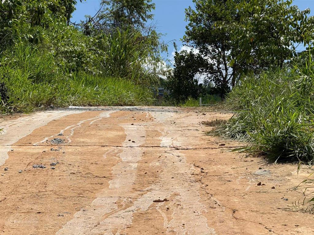 Bán gấp lô đất 2 mặt tiền đường view thông thoáng, khu dân cư chỉ 550 triệu