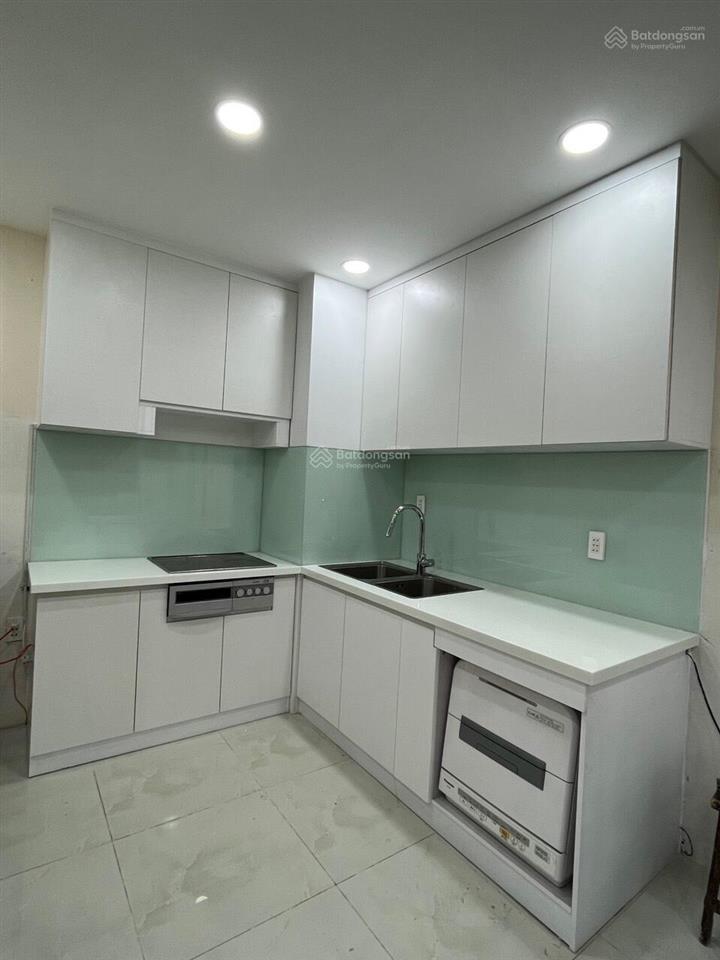 Bán căn hộ khánh hội 1, 80m2, 2pn, có sổ, giá 4tỷ6 ,  0974 996 *** trung