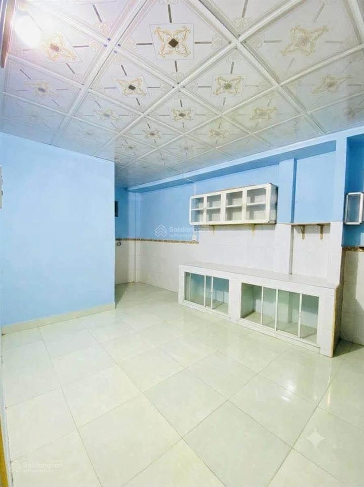 Bán đất tặng nhà hóc môn giá cực tốt, hẻm xe tải, 200m2, ngang 10m, full thổ cư