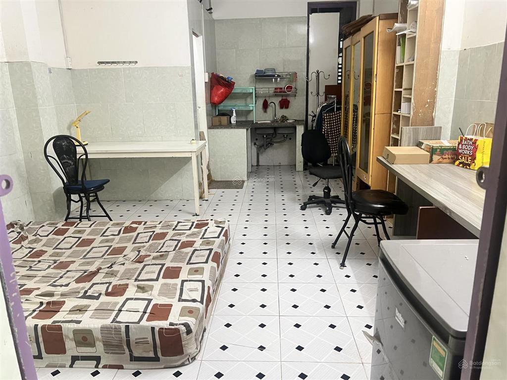 Cho sinh viên nữ thuê nhà trọ đầy đủ 1pn, 1wc giá 4,5 triệu, 30m2 đối diện đh ngoại thương .