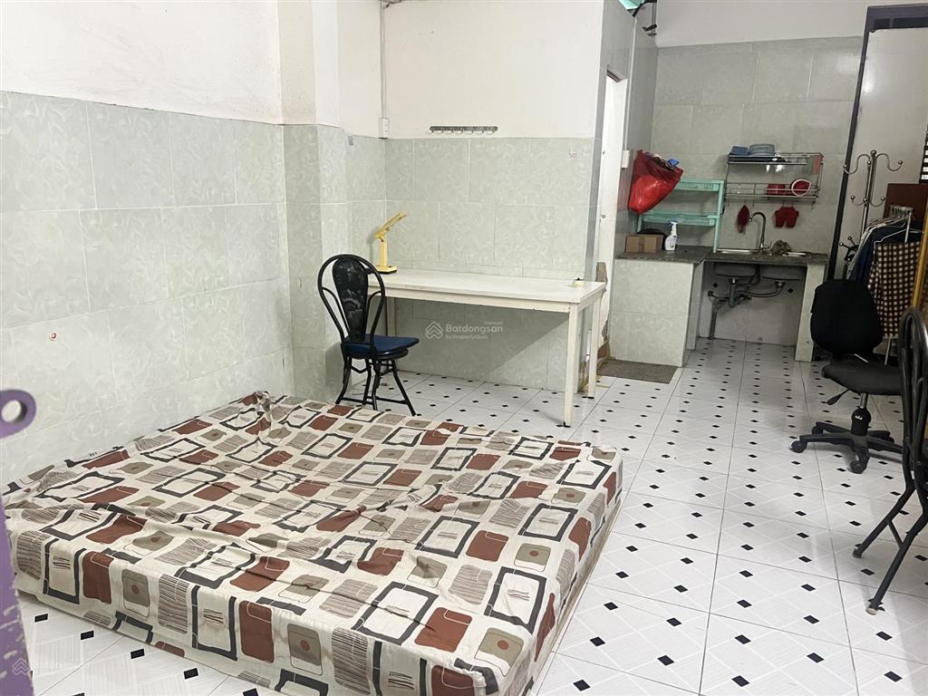 Cho sinh viên nữ thuê nhà trọ đầy đủ 1pn, 1wc giá 4,5 triệu, 30m2 đối diện đh ngoại thương .