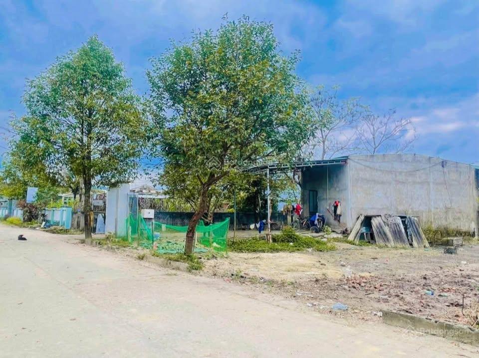 Bán lô đất mặt tiền đông phú 1  nam hoà tiến. diện tích 150m nằm đường 7m5