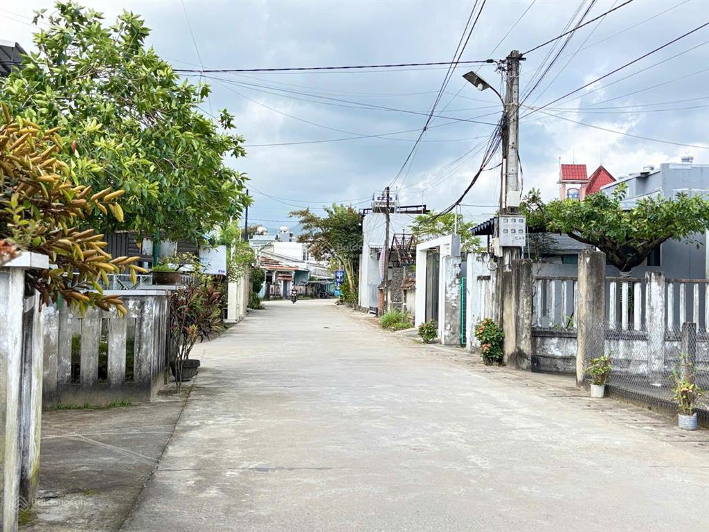 Bán lô đất mặt tiền đường 7m5 đông phú  nam hoà tiến