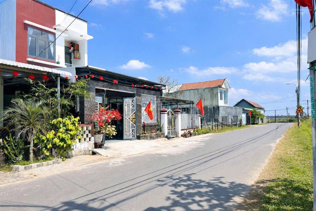 Bán đất nam sơn  hòa tiến cũ gần chợ lệ trạch. sát đường nhựa lớn, giá cực tốt