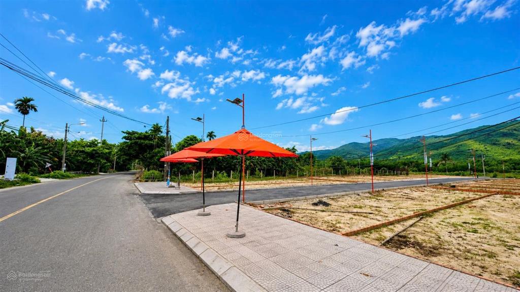 Lô đất đẹp nằm ngay sát mặt tiền dh8, trung tâm hòa tiến mới