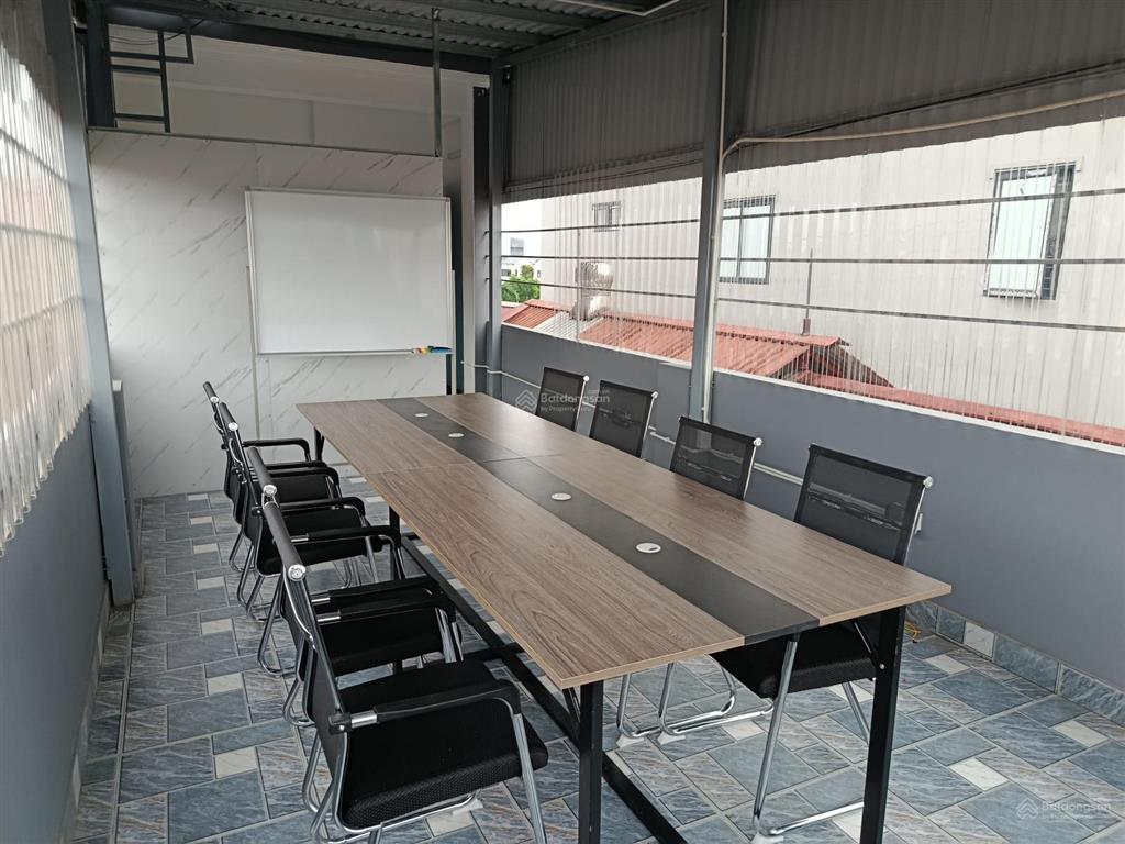 Văn phòng 40m full bàn ghế chỉ 5,5 triệu/tháng