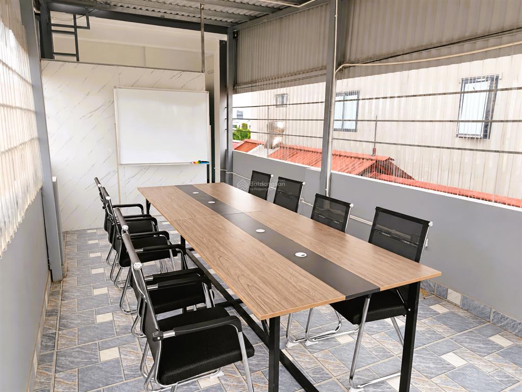 Văn phòng đầy đủ đồ đạc, giá chỉ từ 4,3 triệu