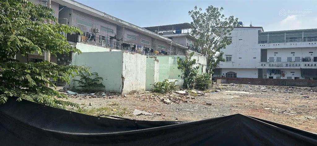 Hơn 1100m2 mặt tiền dt743, 48,5 tỷ còn tl. vị trí chất, view đỉnh cao
