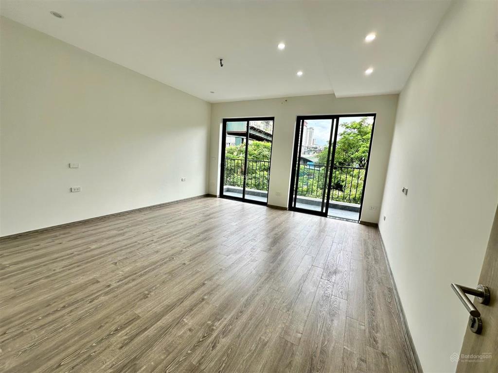 Chính chủ cho thuê tầng 1 & 2 nhà mặt phố nguyễn quý đức, thanh xuân diện tích 130m2/sàn, mt 5.2m