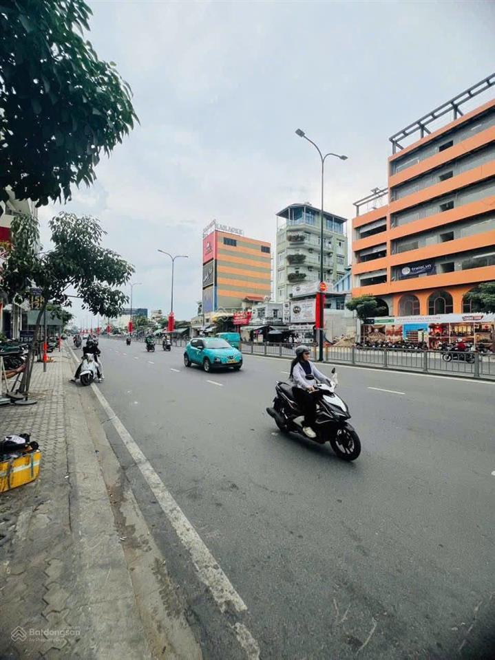 Tòa nhà dương quảng hàm gò vấp  dtsd 2.641m2 hầm 8 tầng  hđt 300tr/th  giá 100 tỷ