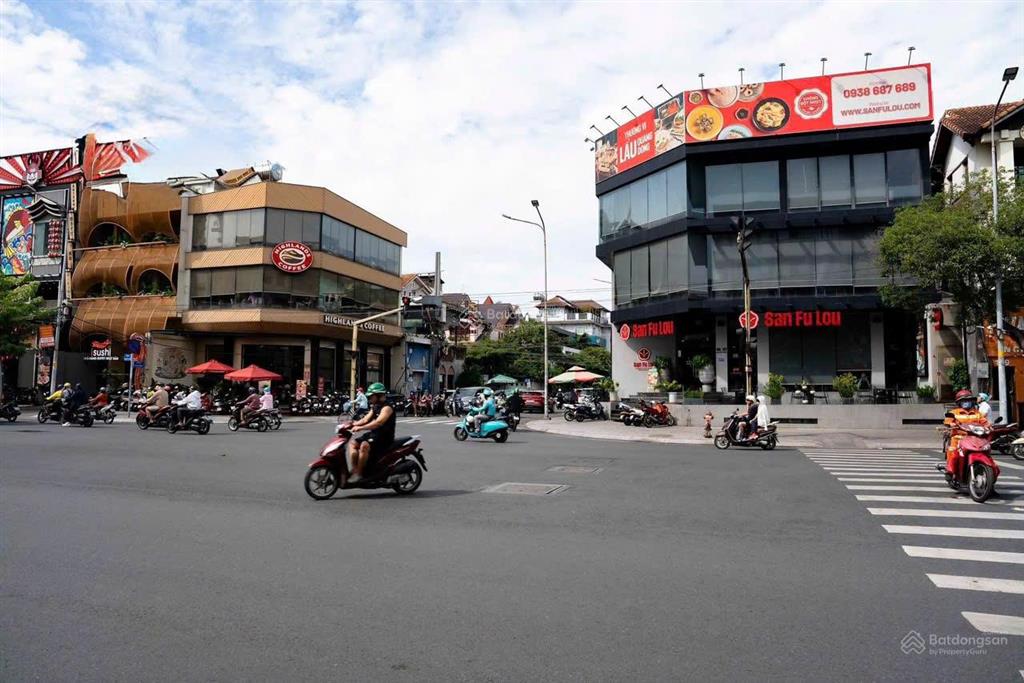 Góc 2mt phan xích long & hoa phượng phú nhuận  16x16m (cn 243.5m2)  hđt 360.640đ/th