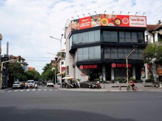 Góc 2mt phan xích long & hoa phượng phú nhuận  16x16m (cn 243.5m2)  hđt 360.640đ/th
