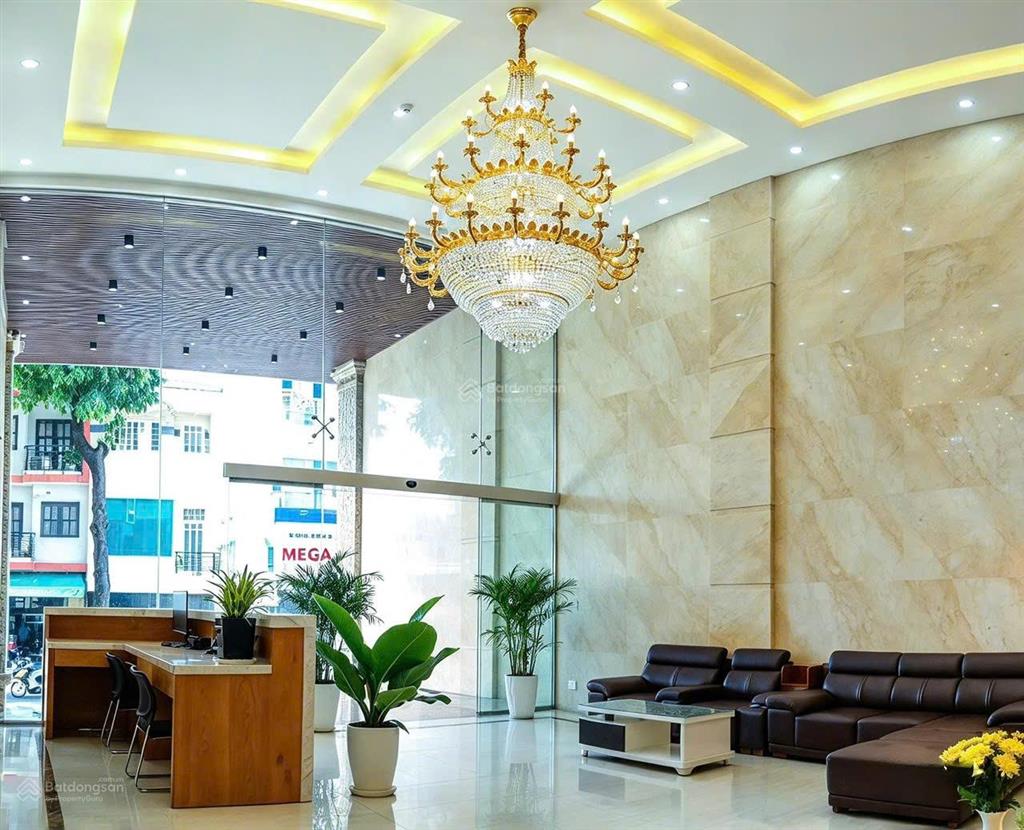 Tòa khách sạn sân bay tân bình  7.5x35m hầm 7 tầng  hđt 200tr/th  hạ giá 90 tỷ