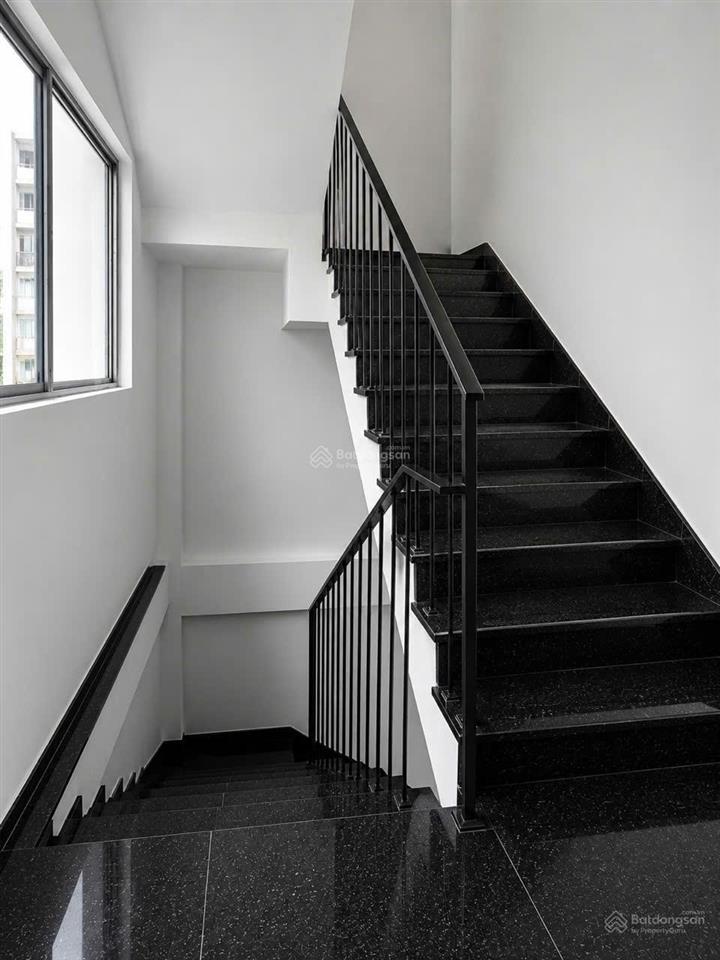 Giá hời  góc 3mt phan đăng lưu phú nhuận  8x25m (cn 152m2)  hđt 250tr/th  giá 39 tỷ